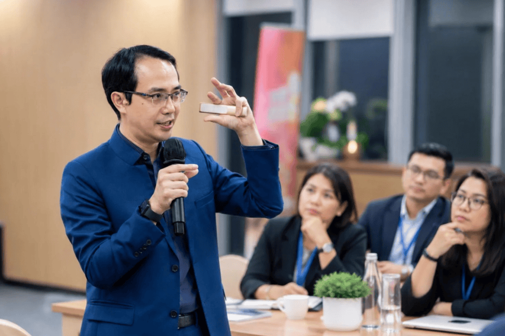 Leadership With Empathy: Why Understanding People Improves Performance